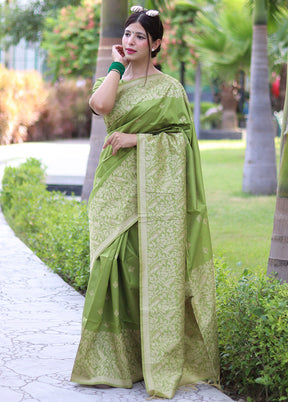 Mehendi Spun Silk Saree With Blouse Piece