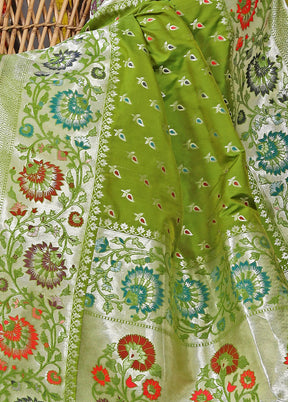 Green Banarasi Silk Saree With Blouse Piece