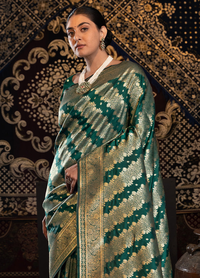 Bottle Green Banarasi Silk Saree With Blouse Piece