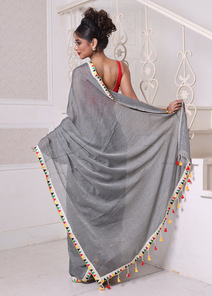 Grey Cotton Solid Saree Without Blouse Piece