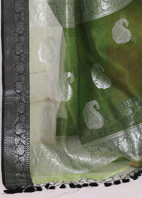 Green Spun Silk Saree With Blouse Piece