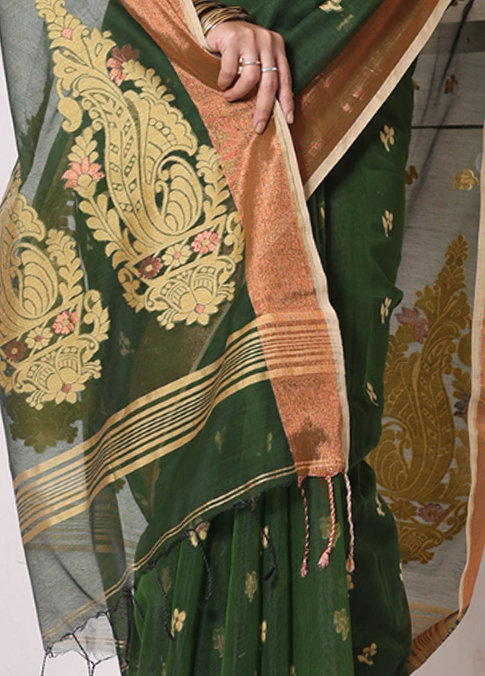 Green Pure Cotton Saree With Blouse Piece