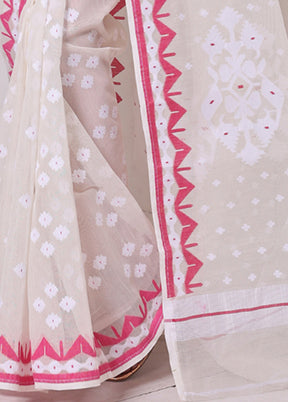 Off White Pure Cotton Texture Saree Without Blouse Piece