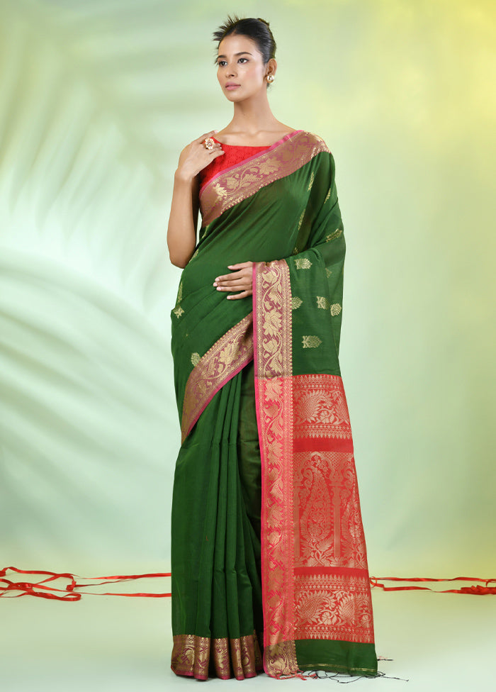 Green Pure Cotton Saree With Blouse Piece