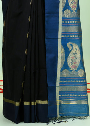 Black Pure Cotton Saree With Blouse Piece