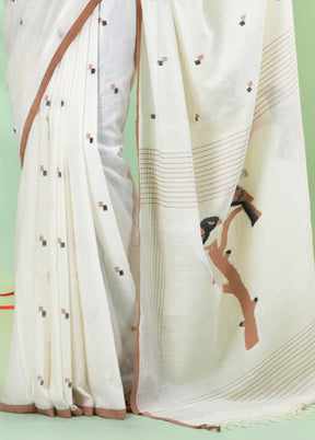 Off White Pure Cotton Saree With Blouse Piece