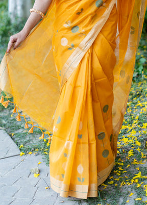 Yellow Cotton Saree With Blouse Piece