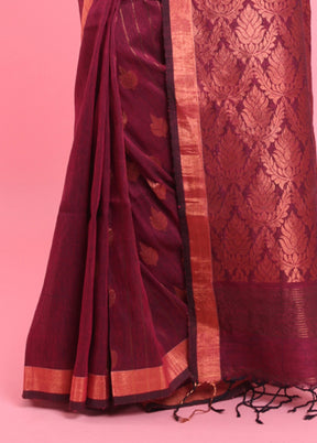 Magenta Linen Silk Saree With Blouse Piece