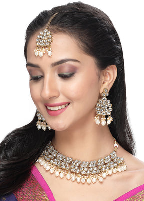 White Alloy Glossy Jewellery Set