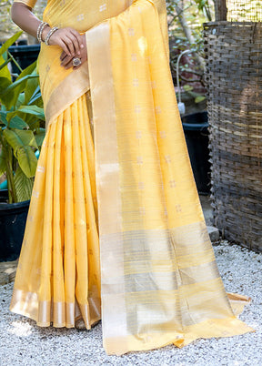 Yellow Cotton Saree With Blouse Piece