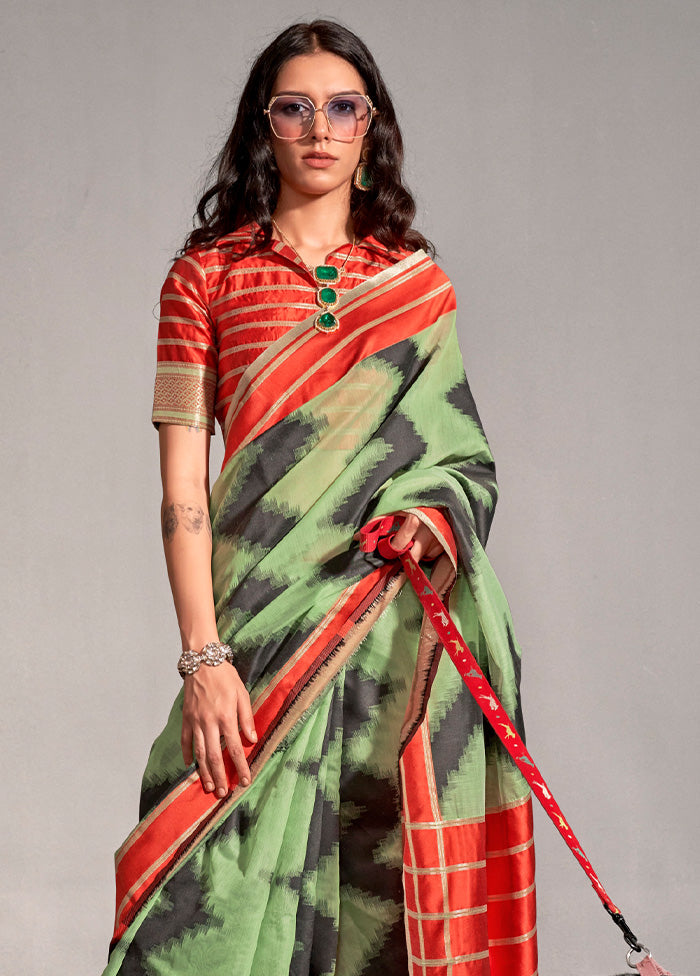 Green Spun Silk Saree With Blouse Piece