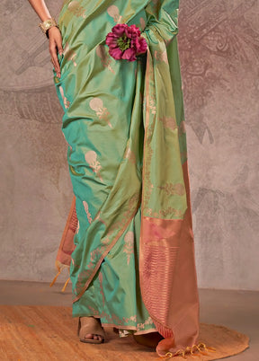 Green Spun Silk Saree With Blouse Piece