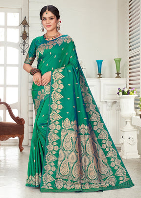 Green Spun Silk Saree With Blouse Piece