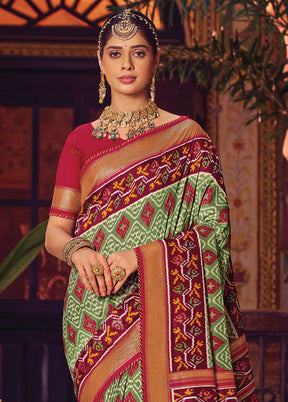 Green Spun Silk Saree With Blouse Piece