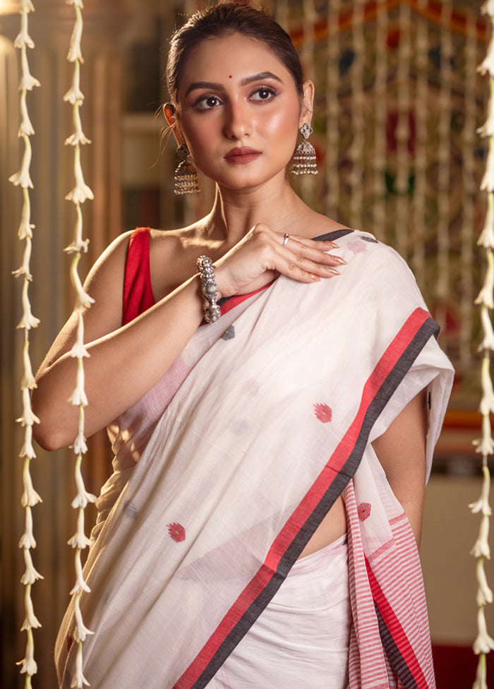 White Banarasi Silk Saree With Blouse Piece