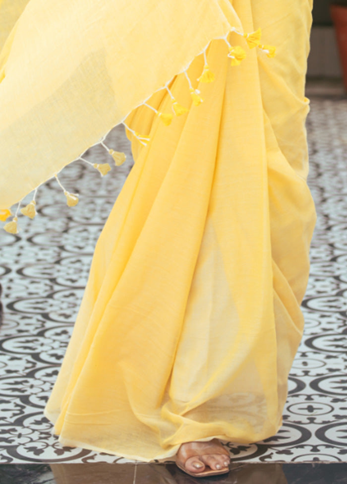 White Cotton Saree With Blouse Piece