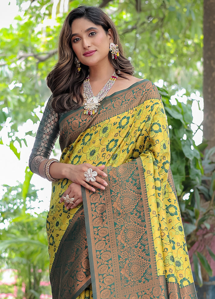 Mehendi Banarasi Silk Saree With Blouse Piece