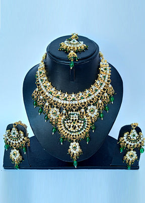 Green Alloy Cz Stone Jewellery Set