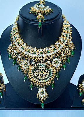 Green Alloy Cz Stone Jewellery Set