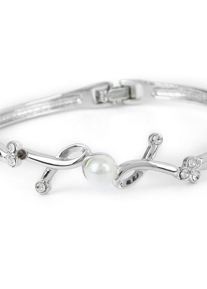 Estelle Curvy pearl bracelets - Indian Silk House Agencies