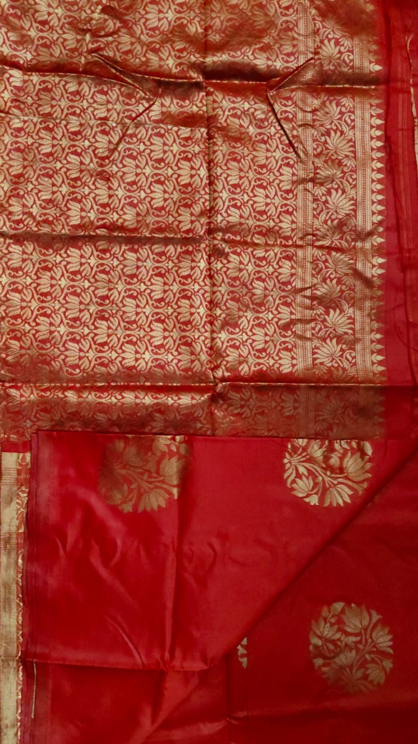 Red Banarasi Silk Saree With Blouse Piece