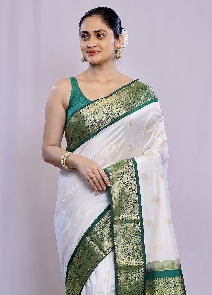 White Kanjivaram Pure Silk Saree With Blouse Piece - Indian Silk House Agencies
