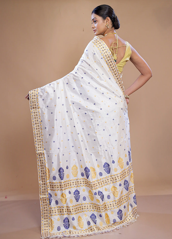 White Assam Pure Silk Saree With Blouse Piece - Indian Silk House Agencies