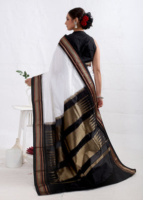 White Kanjivaram Pure Silk Saree With Blouse Piece - Indian Silk House Agencies